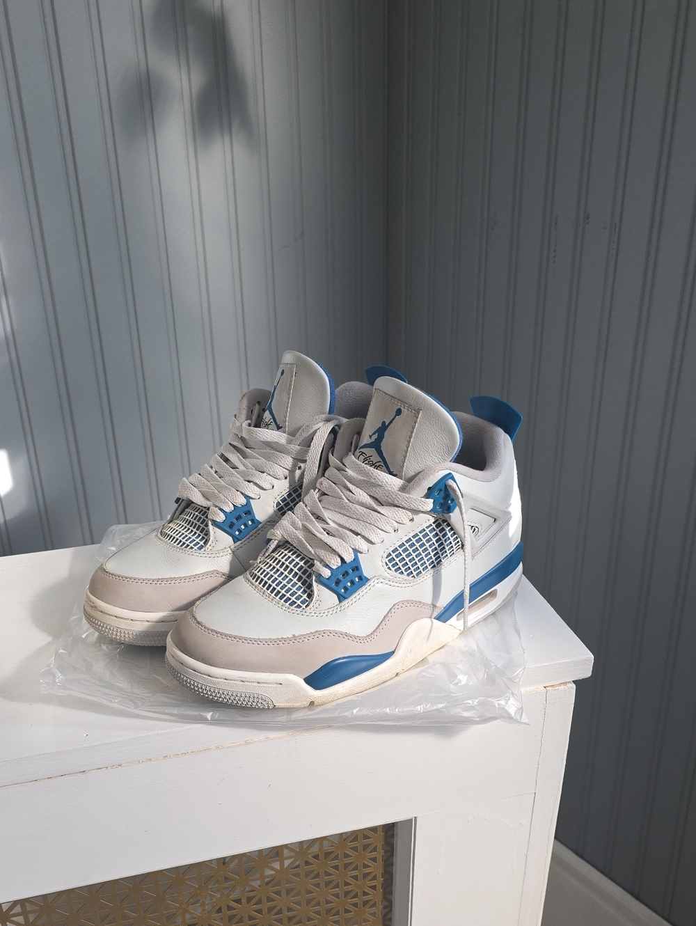 Jordan Men's Sneakers in White and Blue